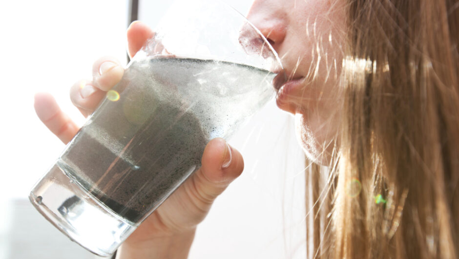 De ce este importantă hidratarea și cum să bei suficient