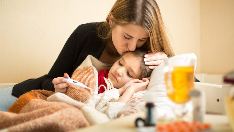 Laptele cald înainte de culcare: ajută copiii să doarmă?