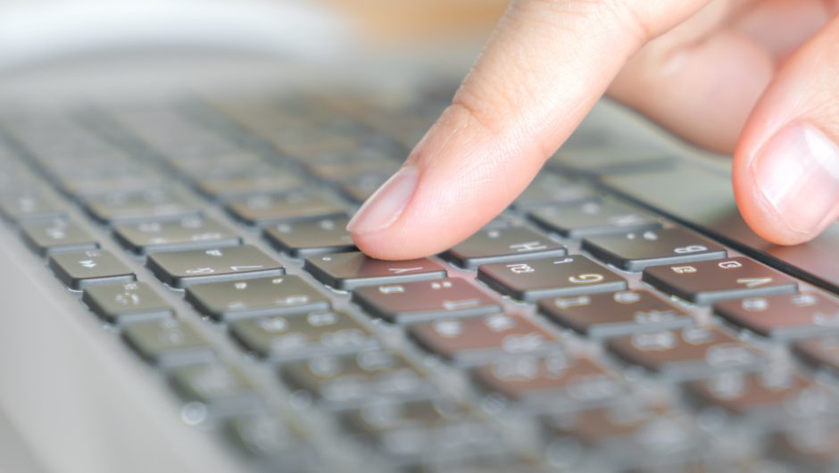 Tastaturi care recunosc tiparul de apăsare – viitorul securității?