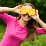 Cum să îți protejezi pielea de efectele soarelui cu alimente antioxidante
