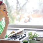 Idei de activități indoor pentru zilele ploioase și plictisitoare