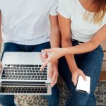 Cum îți sincronizezi telefonul cu laptopul pentru multitasking