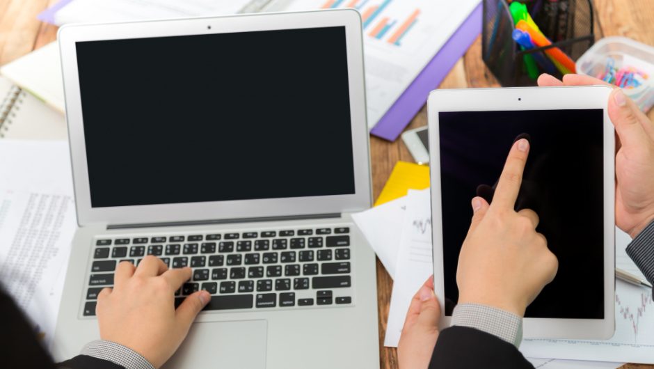 Cum să automatizezi crearea de prezentări digitale cu AI
