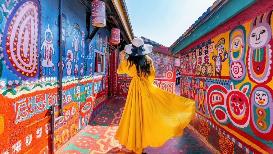 Străzi vibrante în cartierele din Tokyo