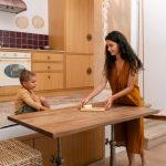 Mobilier pe comandă vs. mobilier modular într-un apartament mic