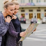 Piețele acoperite: Locuri ideale pentru gustări, cumpărături și observație locală